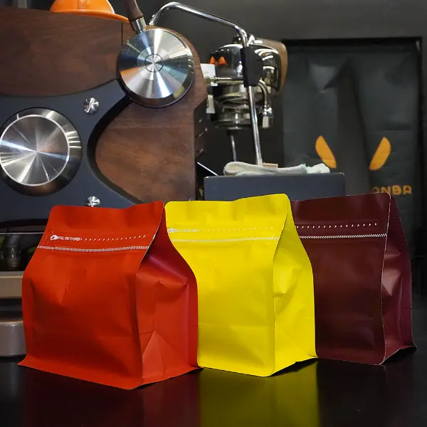 Sacs de café horizontaux colorés de 150 g, adaptés aux marques de café