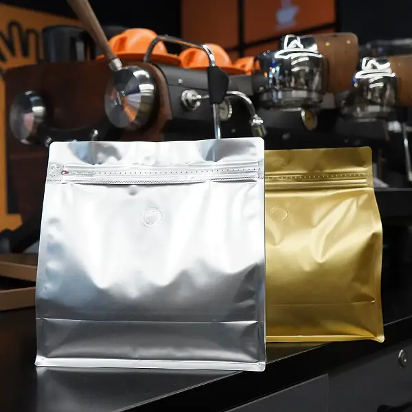1Sacs horizontaux en kg en couleurs argent et or pour l’emballage du café