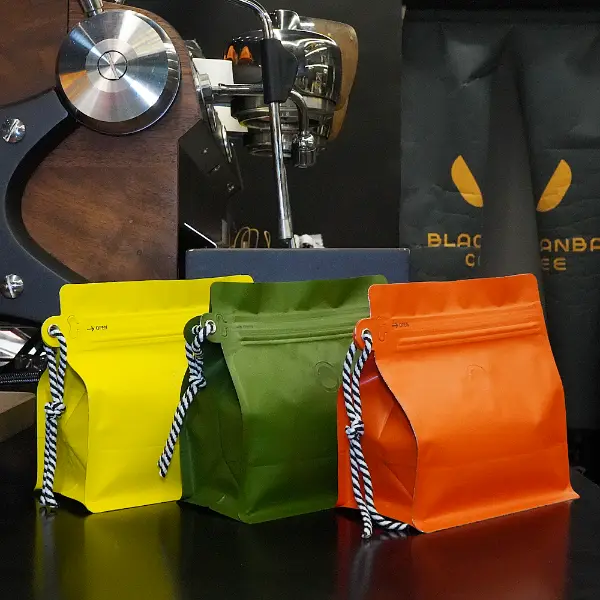 250G Stock Coffee Bags avec porte-badge en bleu et blanc
