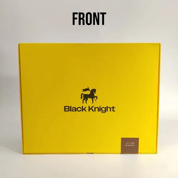 Vue de face d’une boîte à café en papier jaune vif personnalisée avec la marque Black Knight