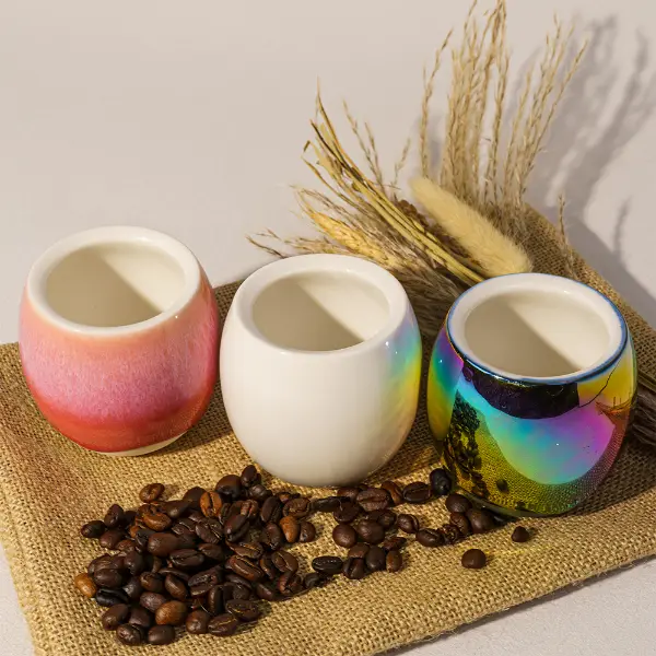 Tasse de café en céramique holographique sur mesure avec des nageoires à glaçure artistique