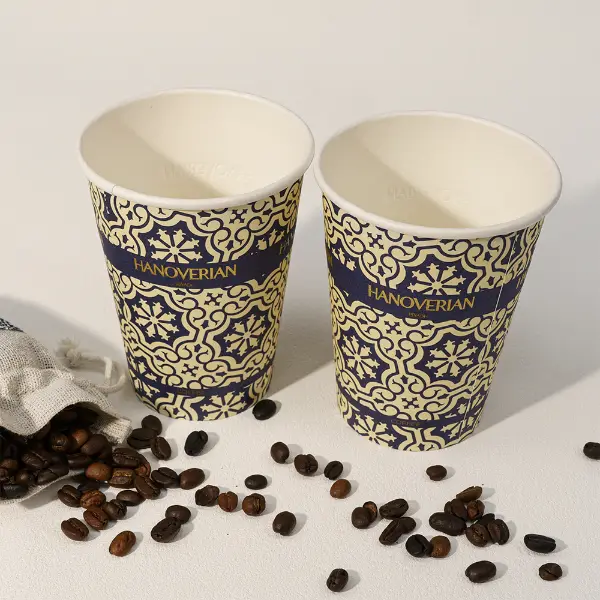 Tasses à café en papier embossées sur mesure avec un design texturé premium