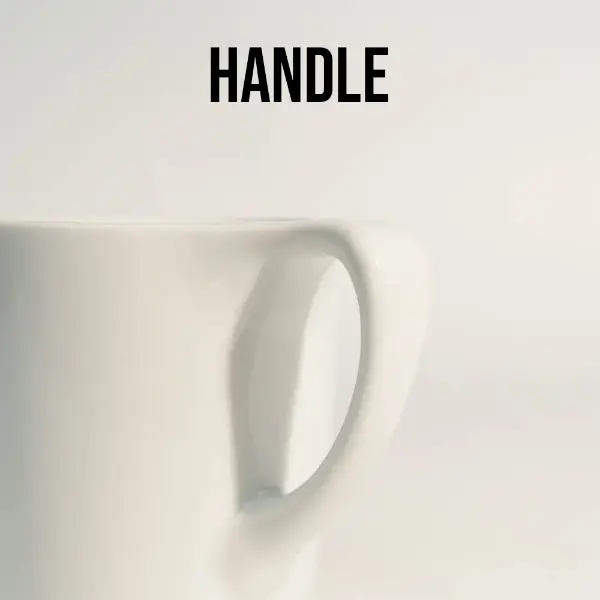 Profil latéral de la tasse à café en céramique à ouverture plate avec un design à ouverture large