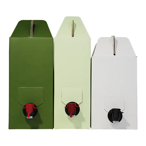 Vue latérale d’un sac en papier dans un coffret montrant la structure du robinet de distribution