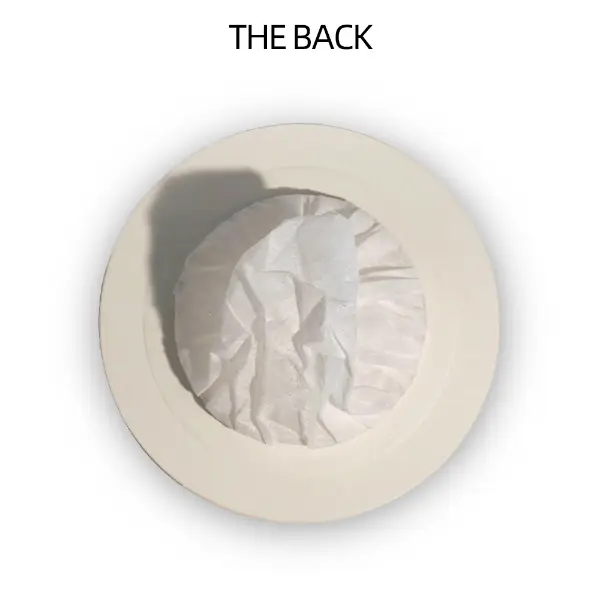 Effet de préparation du sachet filtre à café OVNI qui coule dans le serveur
