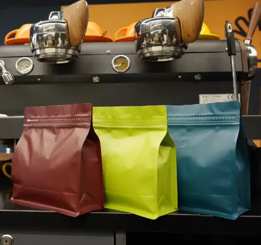 Sacs de café à fond plat personnalisés